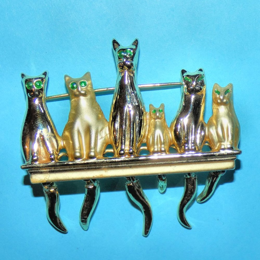 Vintage Signed AJC Cats Brooch Pin Kitten Kitty Green Eye Dangle Tails Gold Tone